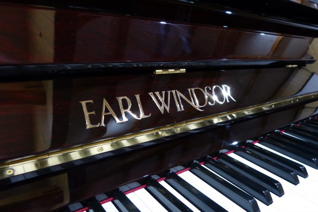 アップライトピアノ  EARL WINDSOR  フローラW112